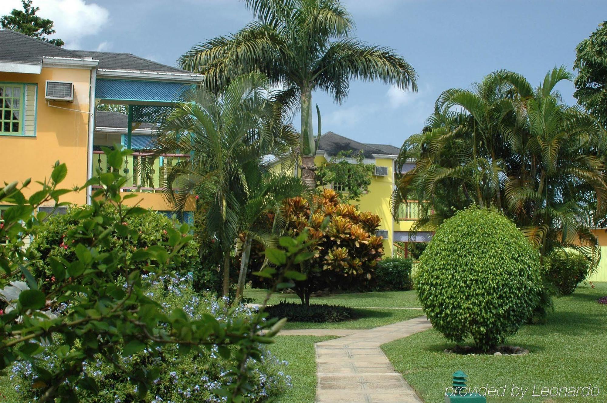 Grand Pineapple Beach Negril Otel Dış mekan fotoğraf