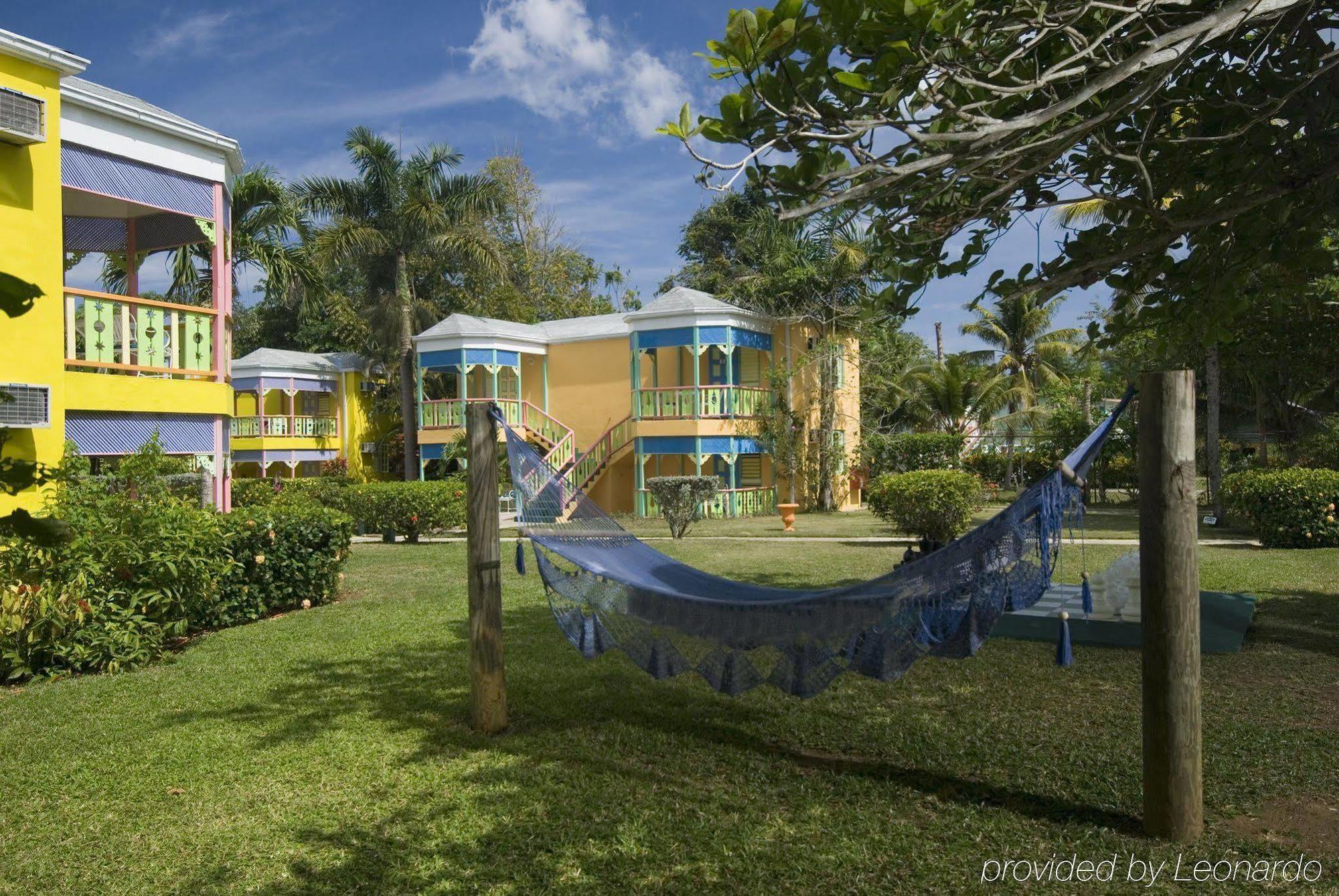 Grand Pineapple Beach Negril Otel Dış mekan fotoğraf